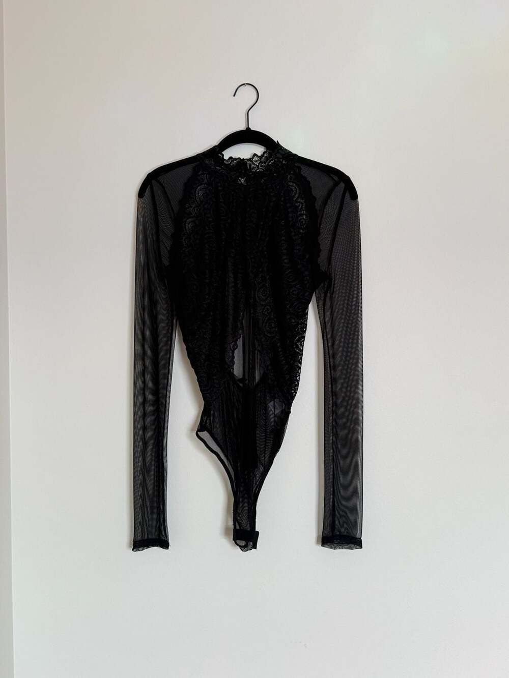 Lulus Dramatic Presence Black Lace Bodysuit nwt sz M